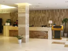 双轻轨房,楼层视野好,装修保持不错,可以拧包入住