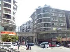 鹏程花园精装顶跃,两个屋顶露台