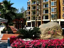 鸳鸯 青山溪语雅苑公园一号二房82万