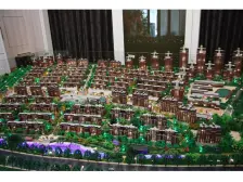 封闭洋房社区,人车分流。近公园