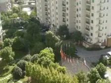 电梯房,客厅带阳台,交通便利,居家装修,诚意出售