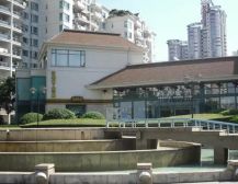 此房满五格局楼层好采光充足配套齐全,小区3楼有个花园