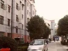 精装修拎包入住,业主诚意出售。