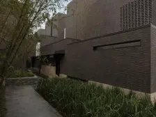 地铁50米,精装修拎包入住,中间位置安静,私密性好