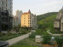 a区跃层实际200平 精装修 前有园 后面单独入户 有露台