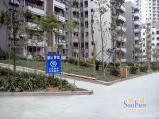 加洲国际精装大三房 装修保持新 家具家电齐全住家清静