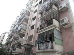 桂山公寓3室2厅南