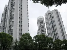 新上好房!飞机户型大两房,户型方正,南北通透,带产权车位