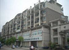 边套边套,户型方正。居住舒服,适合年轻人过度