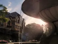 汽博中心 融创勋爵堡六房738万