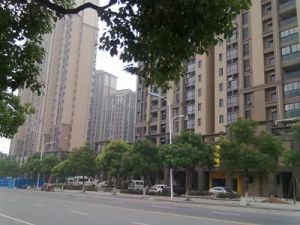 房东诚售,自住精装修楼层户型佳,看房方便