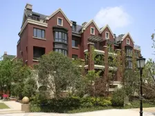 美兰湖旁3房+婚房装修+次顶楼+满五年+有车位