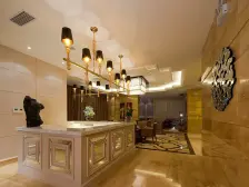 沙小旁郁金香小区精装小户型出售,楼层低朝向好。