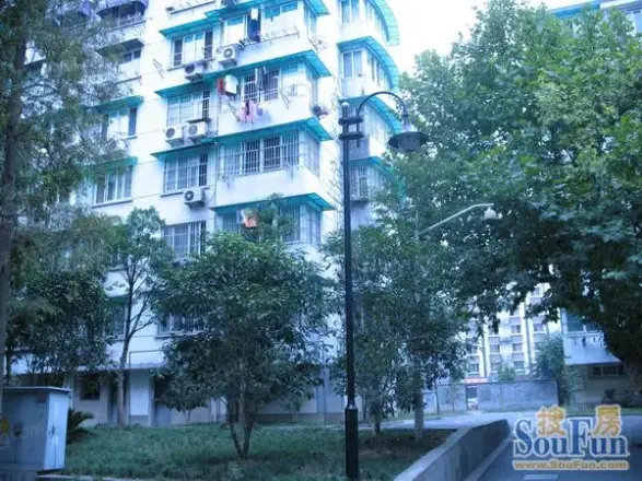 乔莫东路小区