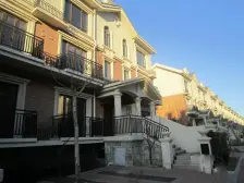 别墅前排,无遮挡,采光好,视野好,人文环境好。