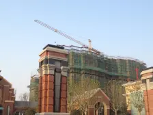 此房小区C位,高楼层,采光视野佳,满五且1