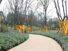 小区龙湖打造的纯别墅区,端户大花园,带两个车位