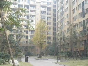 华宇楠苑4室1厅东南