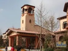 此房南北通透,户型方正,采光好,地理位置优越。