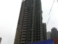 龙湖商圈旁 五号线轻轨口 户型方正 朝中庭 住家安静