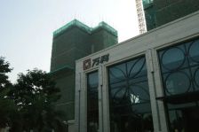 万科三房一卫,价格已含地下车位,户型方正。