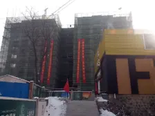 好位置大三居室市里平地不上坡.