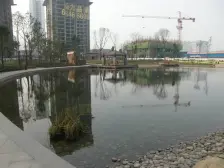 巴国城后门,标准装修大三房,户型方正,公园旁