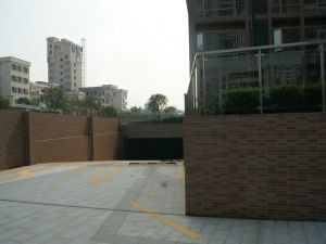 龙泉华苑高层通透朝小区五房出售