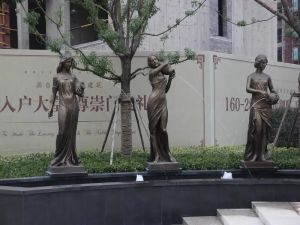 天御花园4室2厅南