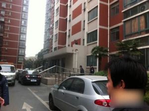 公安厅宿舍精装修市政供暖正规大院,环境好。