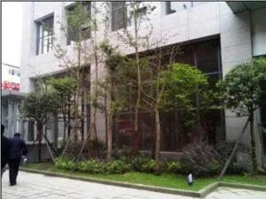 急售商务区中心医院旁电梯3室2厅2卫拎包入住
