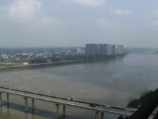 出行方便,小区环境好,户型方正,居住方便舒适