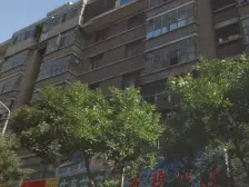 一楼的房子,空置。广场旁边,交通便利