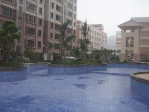 锦江三期电梯三房带露台装修保持好