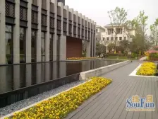 此房源占据中间楼层,户型方正,房间视野号,采光充足