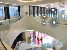 第九湾小区。精装修。一房一厅。采光通透