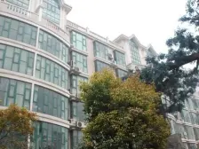 满二年双气南北通透大三房!采光好前后无遮挡中间位置