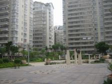 金色海岸4房2厅2卫1阳台售价268万