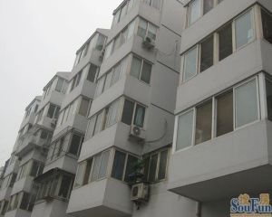 闲庭花园三室两厅两卫交通便利价格可议四楼南北格局