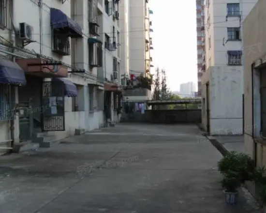 萨家湾陵村