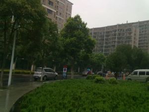 户型方正,朝南,采光充足,设施齐全,拎包入住