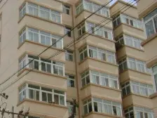 此房产权清晰,户型方正,中间楼层采光好