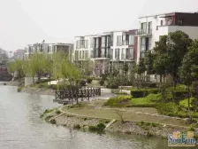 此房户型方正,现浇好楼层,视野开阔!