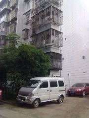 东连河小区,顶楼带阁楼,实用面积大,鲁迅小,绍初本