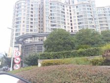 去年才重新装修清爽可以直接拎包入住,诚心出售