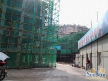 顶楼复式带3个露台单价3千多五室
