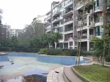 住家装修 门口就是公园 生活方便