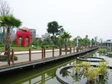 房子户型方正,采光好,交通方便