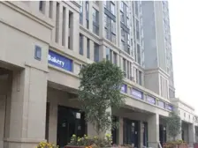 独栋大别墅,占地800平,四面采光,大花园,价格可谈