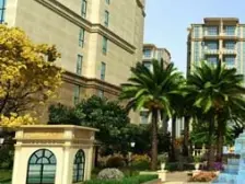 此房满2年,新装修未入住,边套三面采光